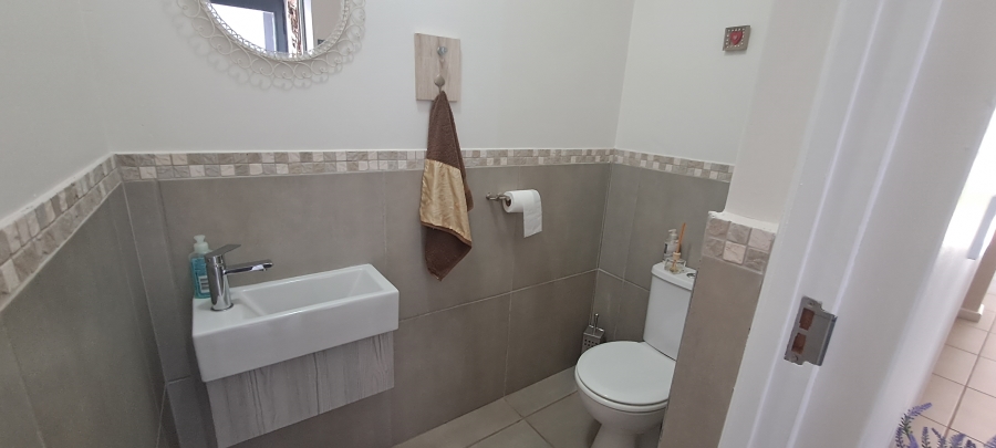 3 Bedroom Property for Sale in Vredenburg Western Cape